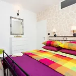 Modern In - 70 M² - Parking Included Apartment *