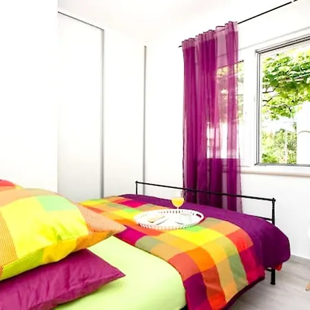 Modern In - 70 M² - Parking Included Apartament