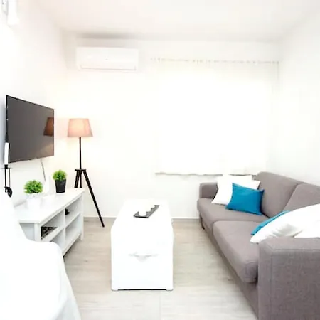 Apartment Modern In - 70 M² - Parking Included