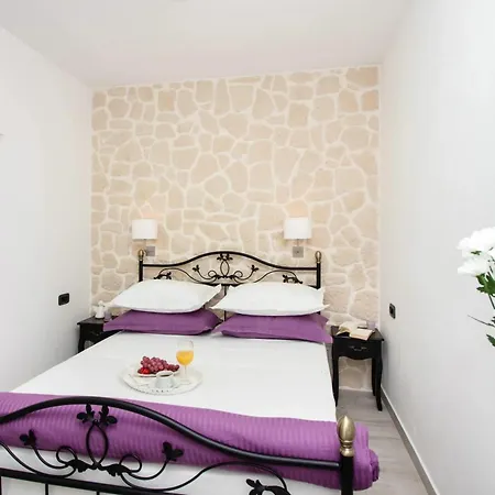 Modern In - 70 M² - Parking Included *