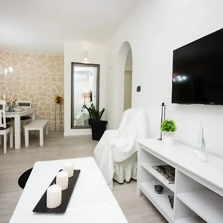 Modern In - 70 M² - Parking Included Apartament Trogir