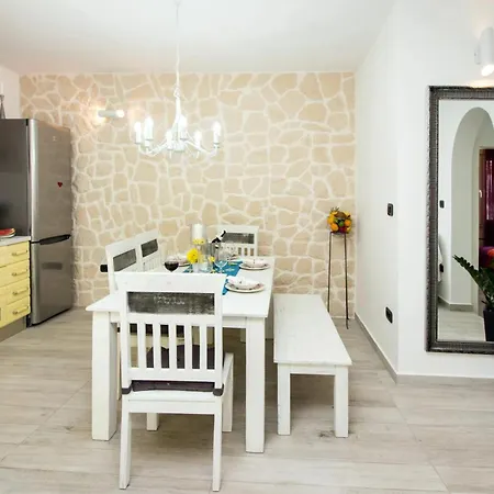Modern In - 70 M² - Parking Included Apartamento Trogir