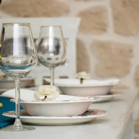 Modern In - 70 M² - Parking Included