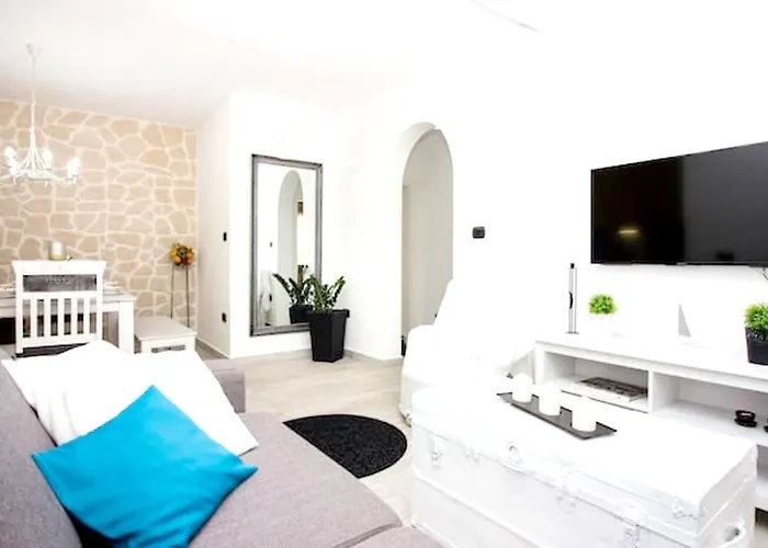 Διαμέρισμα Modern In - 70 M² - Parking Included Τρογκίρ