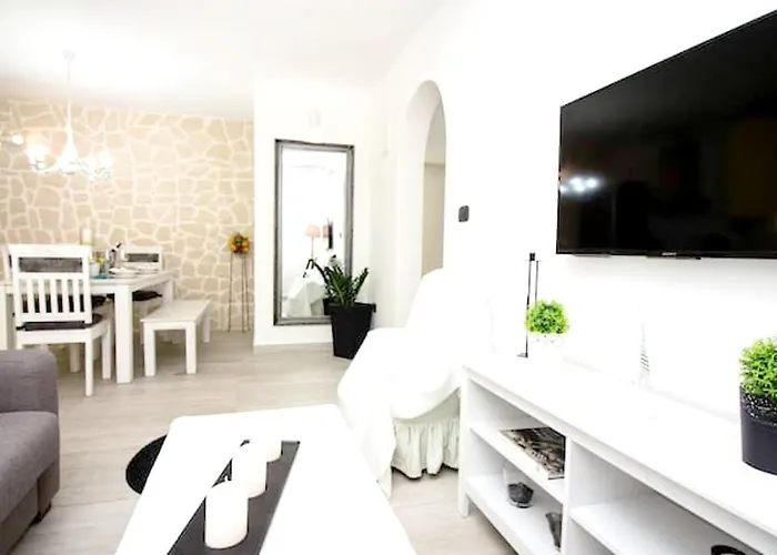 Modern In - 70 M² - Parking Included Apartment *