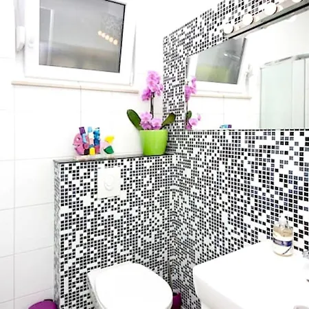 Modern In - 70 M² - Parking Included Apartament *