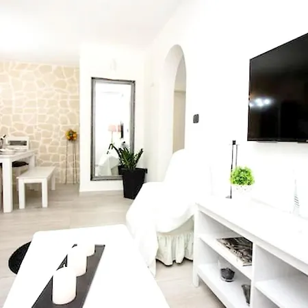Modern In - 70 M² - Parking Included Apartament *