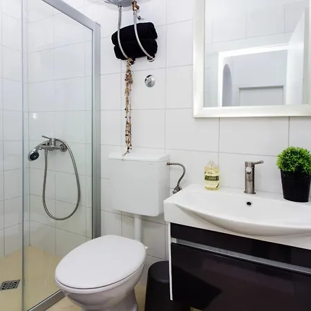 Modern In - 70 M² - Parking Included