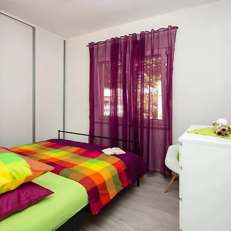 Modern In - 70 M² - Parking Included Trogir