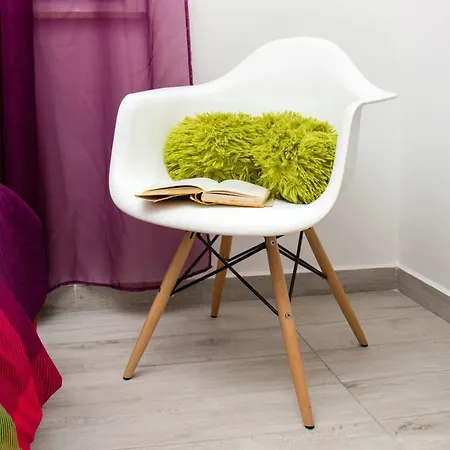 Modern In - 70 M² - Parking Included *