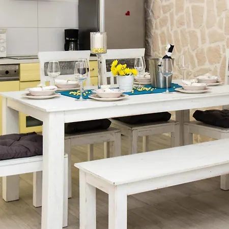 Διαμέρισμα Modern In - 70 M² - Parking Included