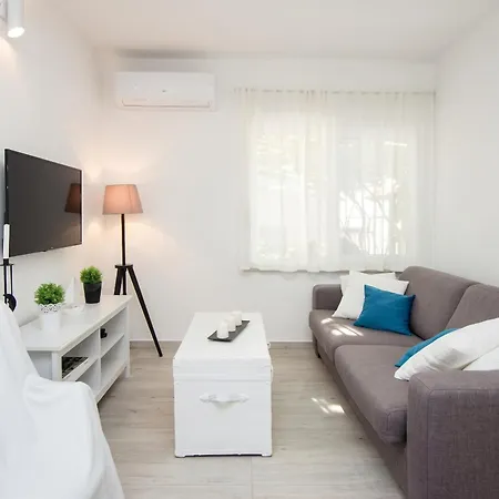 Modern In - 70 M² - Parking Included * Trogir