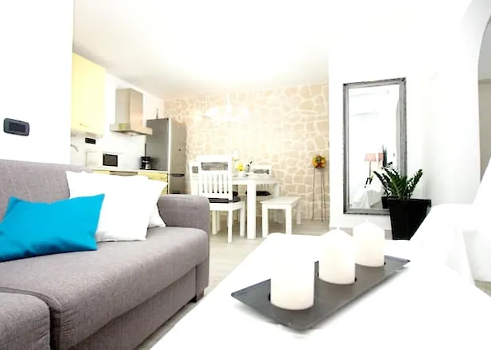 Modern In - 70 M² - Parking Included