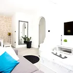 Апартаменты Modern In - 70 M² - Parking Included Трогир