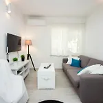 Апартаменты Modern In - 70 M² - Parking Included Трогир