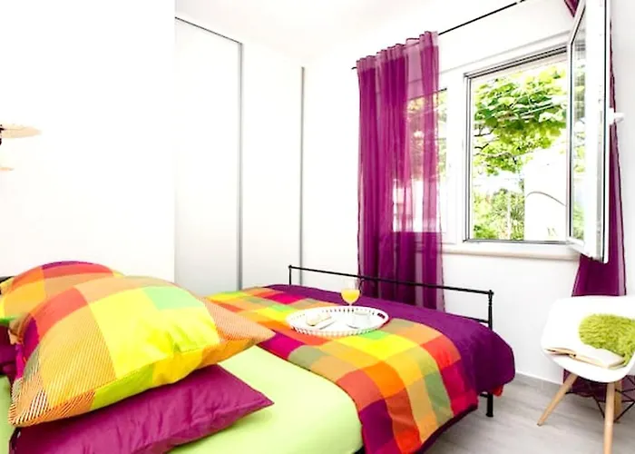 Modern In - 70 M² - Parking Included Apartmán