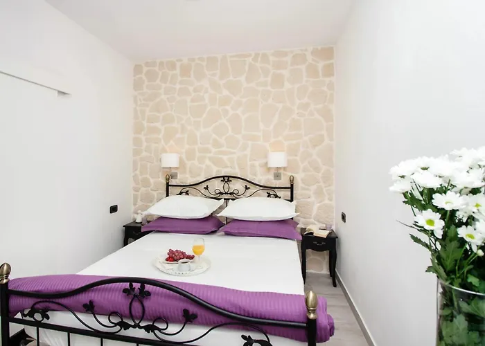Modern In - 70 M² - Parking Included *