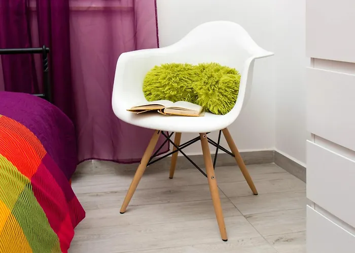 Modern In - 70 M² - Parking Included *
