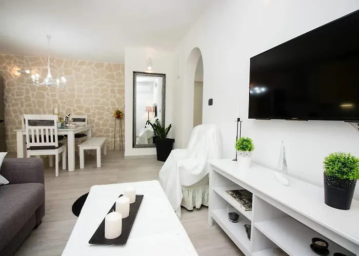 Modern In - 70 M² - Parking Included Apartmán Trogir
